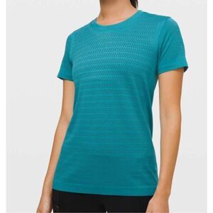 Lululemon Breeze By Short Sleeve Squad in Ice Cave